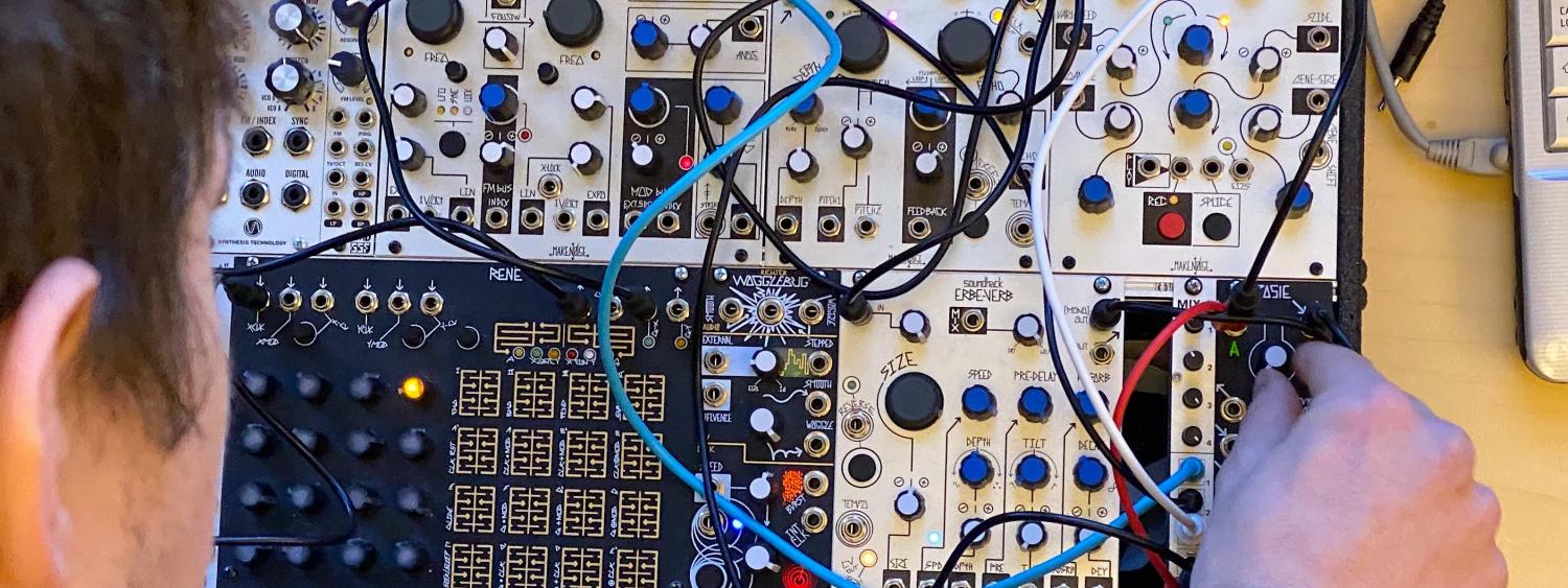 Student experiments with modular snyth